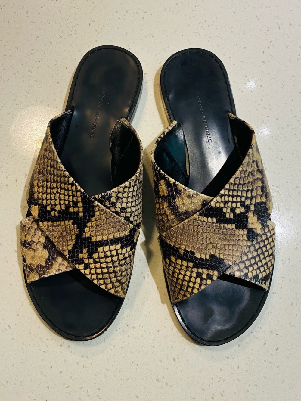 Banana Republic Crossover Slide Sandals in Tan/Black Snakeskin Print Size 8